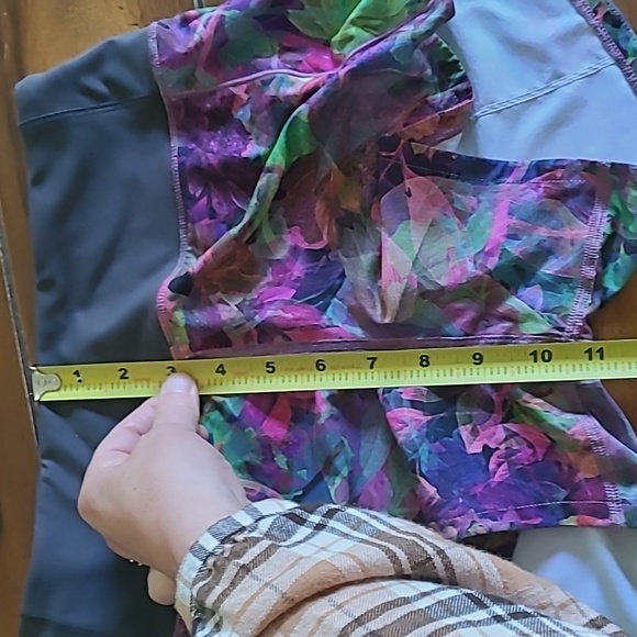 Lululemon  speed  up  shorts  vivid  floral  tone multi - Picture 15 of 16